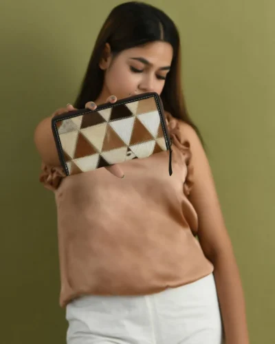 344664571_553689500010977_4209784163616557417_n.webp Claire Diamond Checkered Hair-on Clutch Wallet