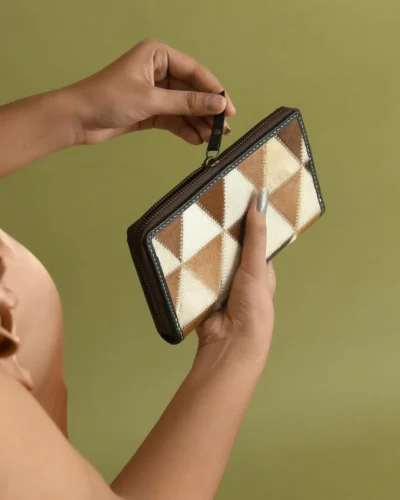 345334736_1042732466704425_5776105222145007184_n.webp Claire Diamond Checkered Hair-on Clutch Wallet