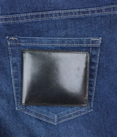 photo_2023-09-22_17-10-47.webp Fugo Black Leather Bifold Wallet