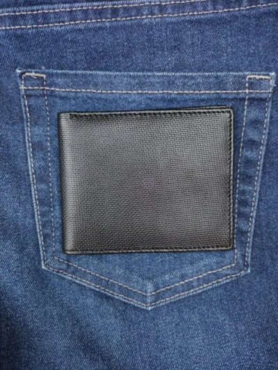 photo_2023-09-22_17-11-00.webp Viviano Bifold Wallet